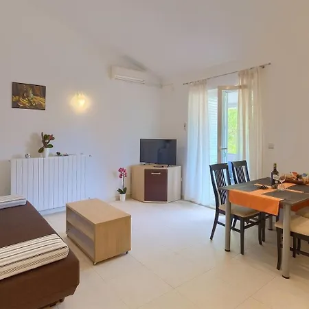 Fuer 4 Personen Ca 50 Qm In Fazana, Istrien Istrische Riviera Apartment